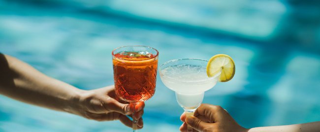 Aperol Spritz Alternativen: 10 angesagte Drinks, die dem Klassiker Konkurrenz machen