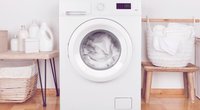 Weiße Wäsche verfärbt: Mit diesen einfachen Mitteln strahlt sie wie neu