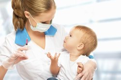 Soll Dein 10 Monate altes Baby geimpft werden? Soll Dein 10 Monate altes Baby geimpft werden?