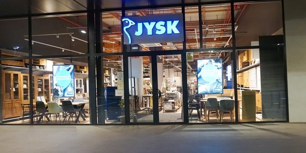 Nordisches Design mit Leichtigkeit: Der Esszimmerstuhl von Jysk sorgt für Helligkeit