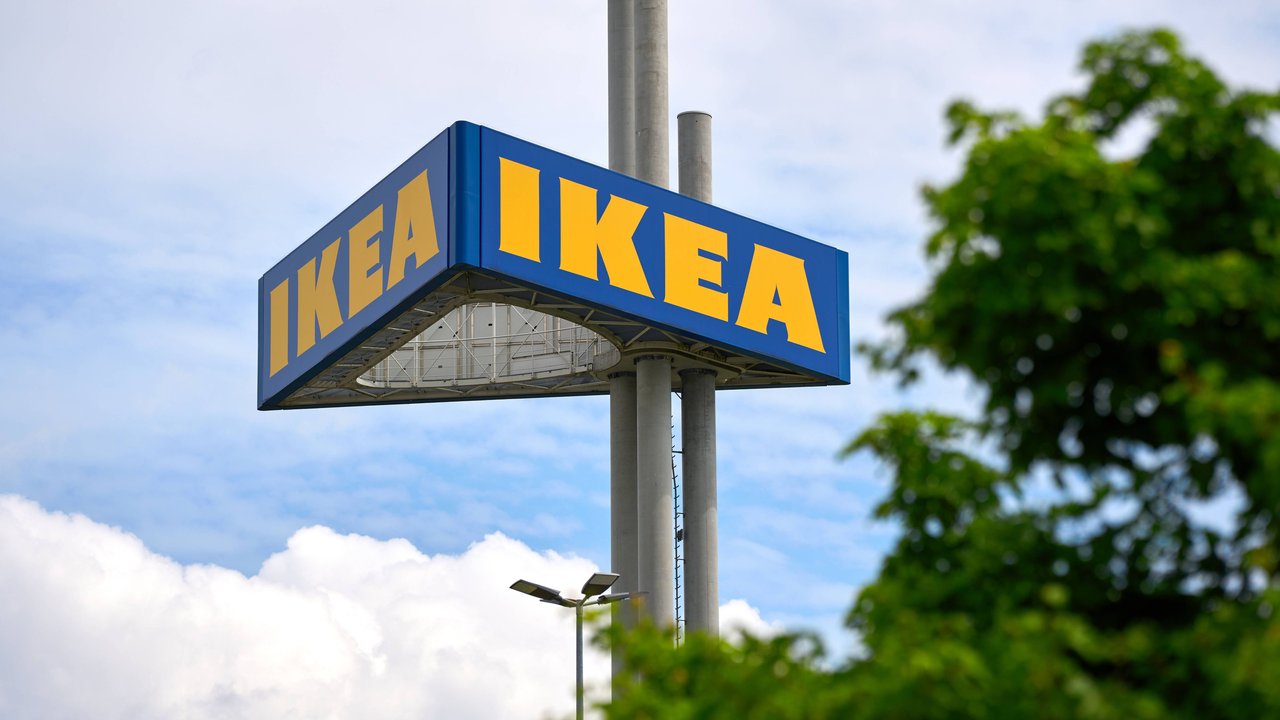 Diese Wandleuchte sorgt für Wohlfühlatmosphäre.