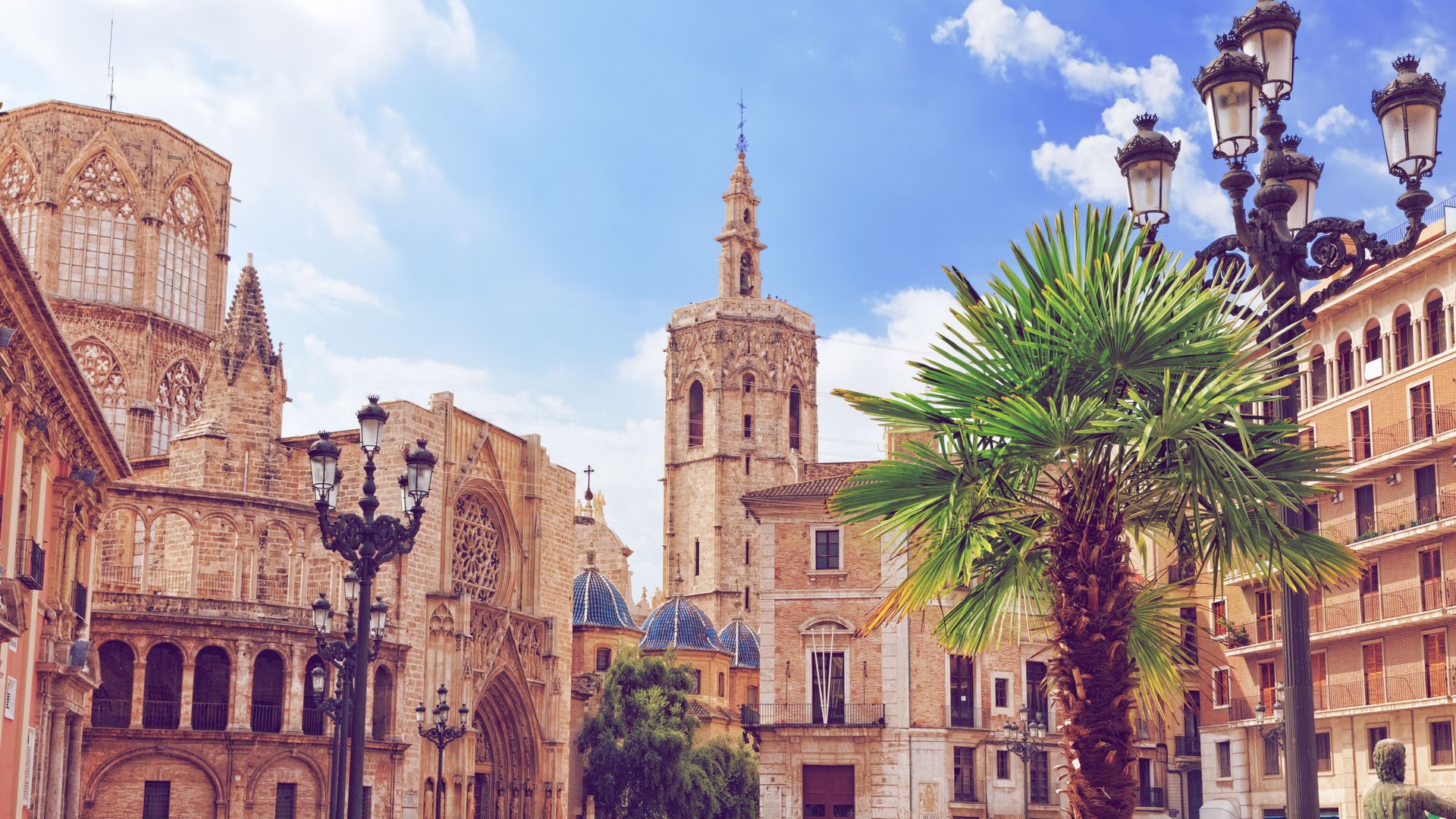 Vergiss-Barcelona-Diese-spanische-Stadt-ist-ruhiger-und-g-nstiger-und-hat-die-sch-neren-Str-nde-