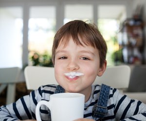 Milchflecken entfernen – Das solltest du beachten