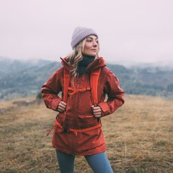 Entdecke 4 Softshell-Jacken von Bonprix, die Style und Komfort perfekt vereinen