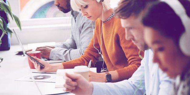 8 Survival-Tipps fürs Arbeiten im Großraumbüro