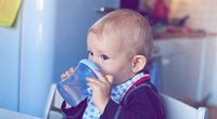 Baby und Wasser trinken: Das solltest du wissen!