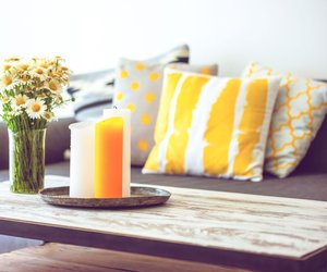Diese sommerlichen Kissen von H&M Home bringen den Urlaub direkt auf dein Sofa