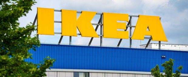 Dieser hellen Ikea-Vorhänge sorgen für einen cleanen Look in deiner Wohnung