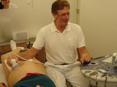 Dr. Tornow führt sanfte Kaiserschnitte durch. Dr. Tornow führt sanfte Kaiserschnitte durch.
