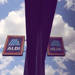 Aldi hat jetzt einen 5-in-1-Hairstyler im Angebot, der uns an den Dyson erinnert – doch ist er eine echte Alternative?