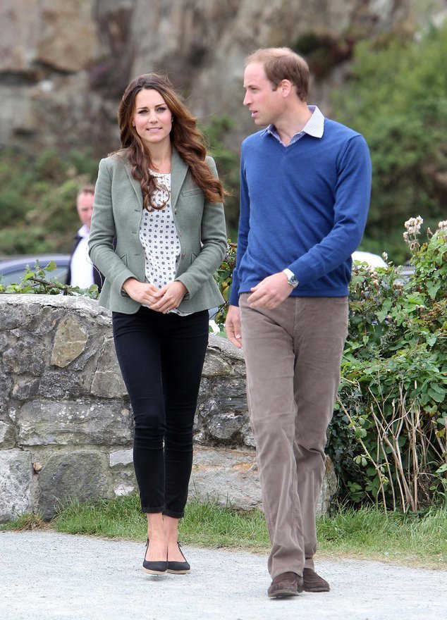 Kate Middleton und Prinz William bei einem offiziellen Auftritt Kate Middleton und Prinz William bei einem offiziellen Auftritt