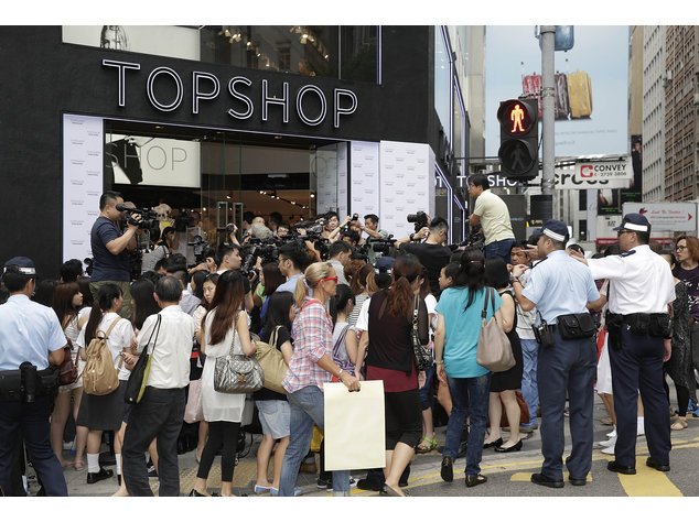 Topshop wird an vier Verkaufspunkten seine Mode anbieten Topshop wird an vier Verkaufspunkten seine Mode anbieten