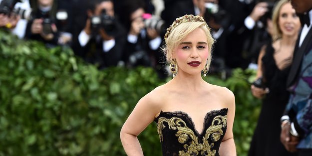 Fast nicht überlebt: Emilia Clarke bricht ihr Schweigen