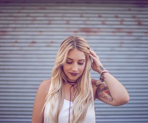 Haare natürlich aufhellen: 6 Hausmittel & Tipps