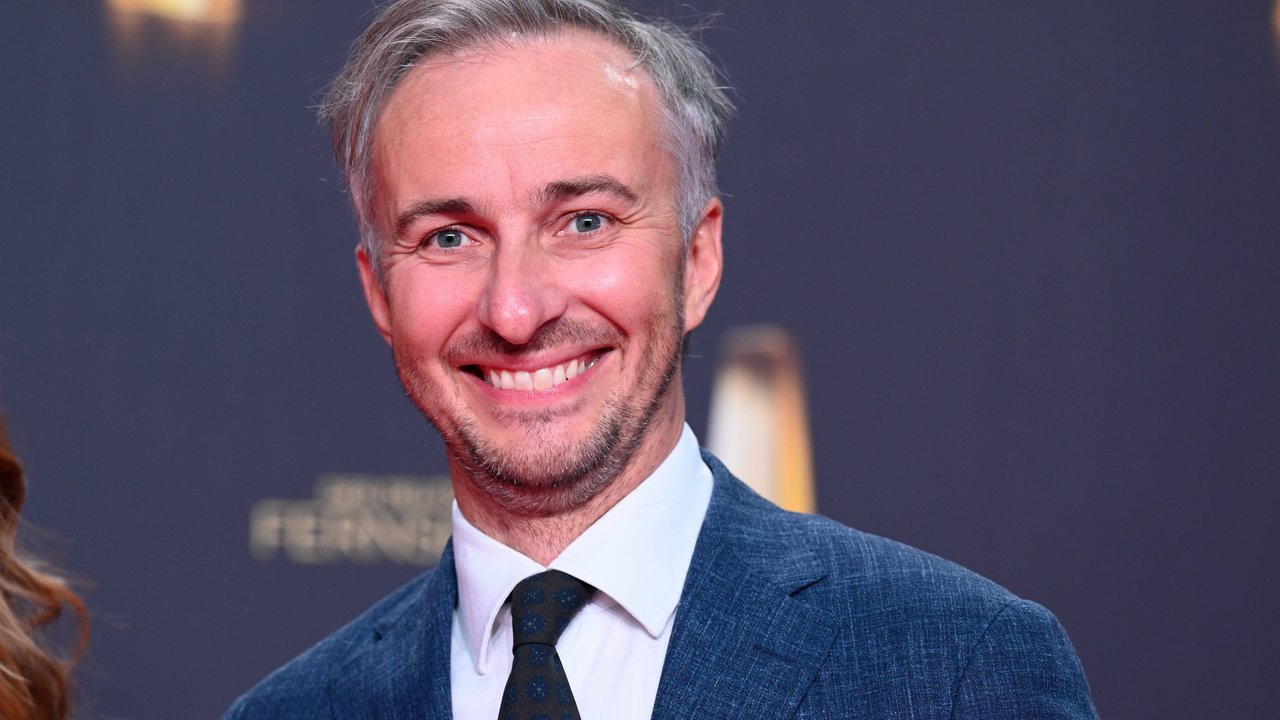 In jeder Folge begrüßt der Moderator Jan Böhmermann eine spannende Person am Herd.