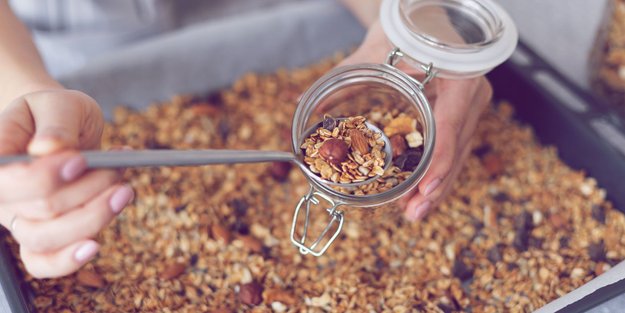 Granola selber machen: einfach, lecker und auch zuckerfrei