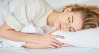 Zucken beim Einschlafen: Das sind die wahren Ursachen!