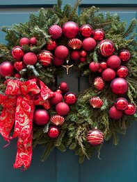 Ein Weihnachtsgesteck schmückt die Wohnung. Ein Weihnachtsgesteck schmückt die Wohnung.