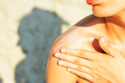 Mineralische Sonnencreme selber machen Mineralische Sonnencreme selber machen