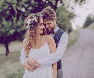 Schleier-Alternative: 5 Kopfschmuck-Ideen für deine Hochzeit