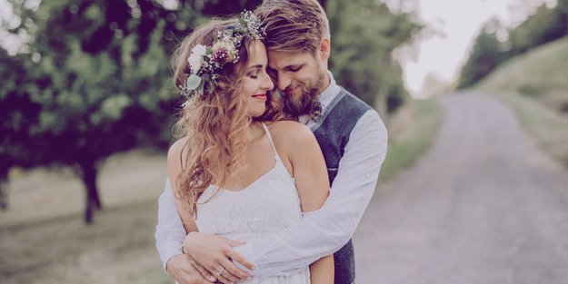 Schleier-Alternative: 5 Kopfschmuck-Ideen für deine Hochzeit