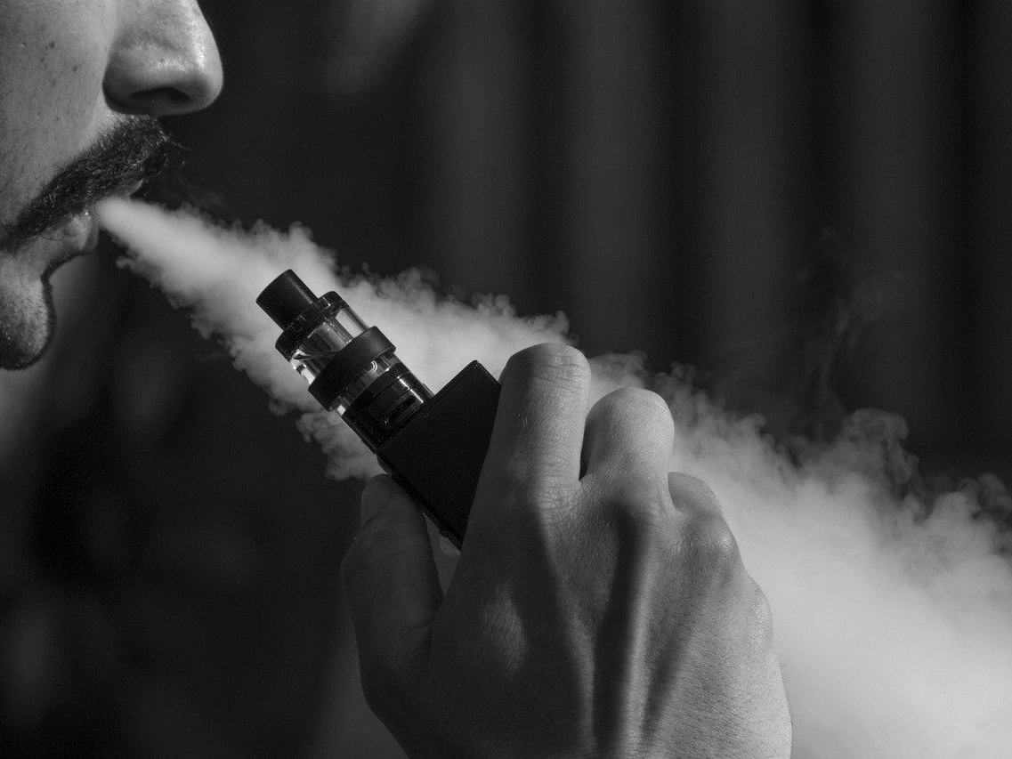 was ist vapen auf deutsch Bedeutung von „vapen“: Was heißt das?