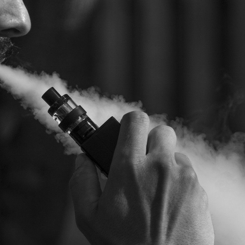 vapen übersetzung Vape to Cigarette Conversion: How Many Cigarettes Equal Your Vape Hits –  Velvet Cloud main image 0