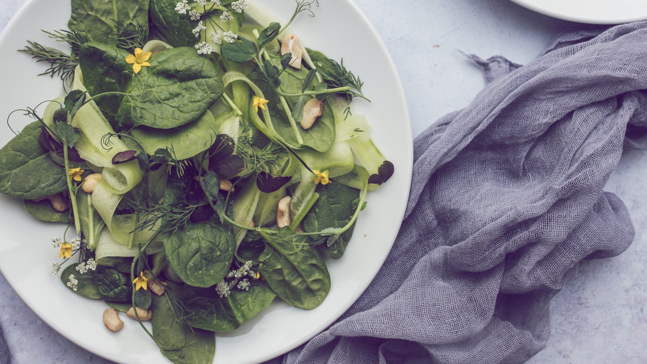 Salatdressing ohne Öl: 3 Rezepte für kalorienarme Dressings