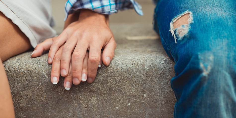 Sein Handchenhalten Zeigt Wie Er Dich Liebt Desired De