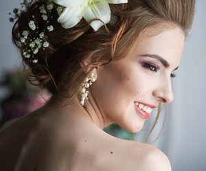 Brautfrisur mit Blumen: 17 Beispiele