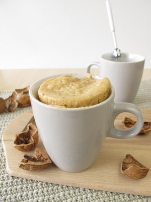 Tassenkuchen mit Banane und Nüssen Tassenkuchen mit Banane und Nüssen