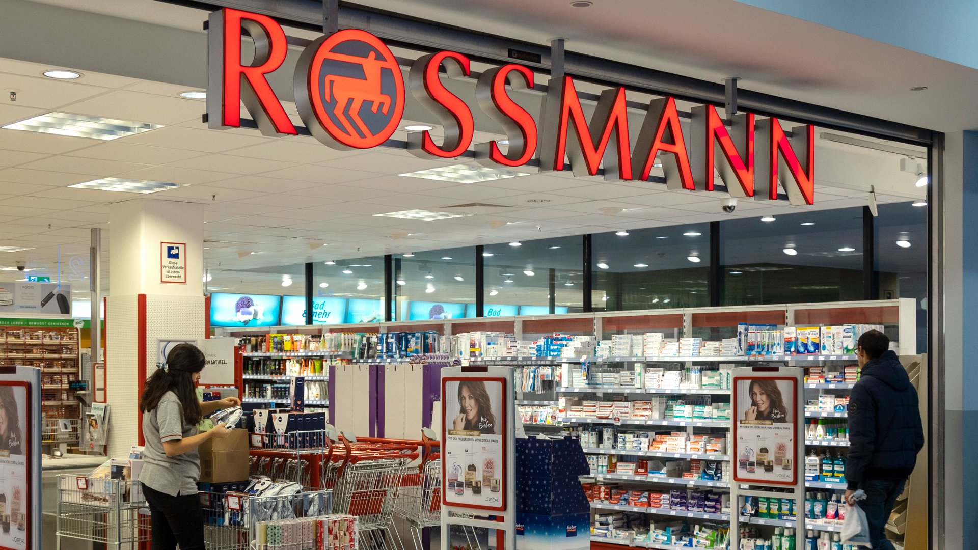 Shirin-Beauty-jetzt-bei-Rossmann-das-Peeling-f-r-strahlende-Haut-mit-s-em-Marshmallow-Duft