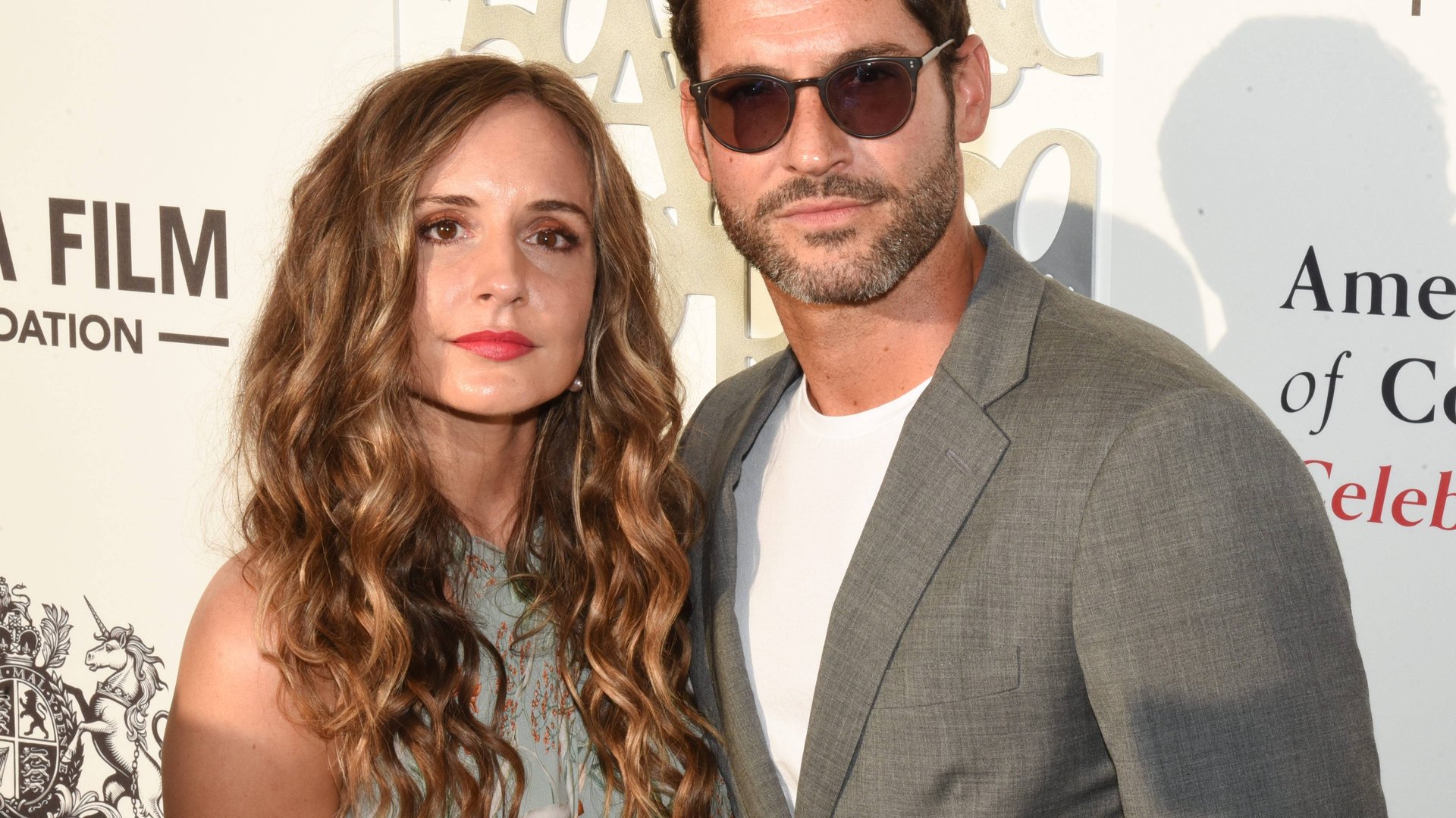 -Lucifer-Star-Tom-Ellis-ist-mit-dieser-Produzentin-und-TV-Autorin-verheiratet