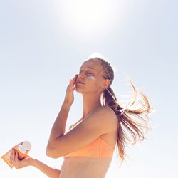Mineralische Sonnencreme: Wie gut ist der natürliche Schutz wirklich?