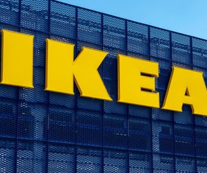 Diesen beliebten Sessel im Retro-Design bekommst du bei Ikea zum neuen Preis