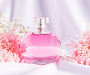 Dieser blumige Pfingstrosen-Duft von Rossmann versüßt dir den Sommer
