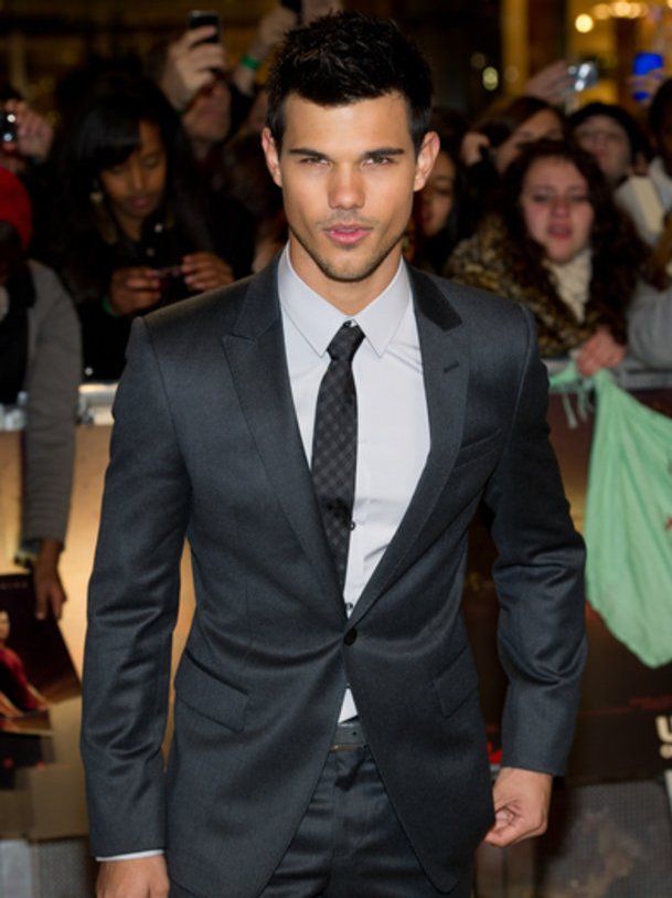 Taylor Lautner sucht eine Frau. Taylor Lautner sucht eine Frau.