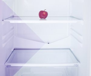Wofür ist das kleine Loch im Kühlschrank?