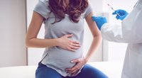 Amniozentese: Das erfährst du bei der Fruchtwasser­untersuchung
