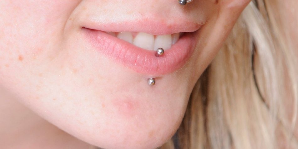 Eskimo Piercing Alle Infos Zum Vertical Labret Desired De