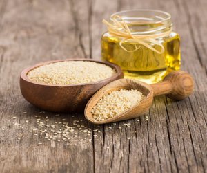 Gesundes Sesamöl: Diese positiven Wirkungen hat das Öl aus Sesamsamen