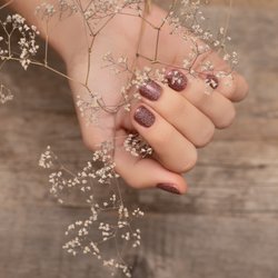 „Disco Nails“: Der schönste Nagellacktrend für den Herbst!