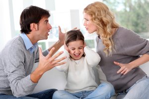 Auch die Kindererziehung führ zu Streit in der Beziehung. Auch die Kindererziehung führ zu Streit in der Beziehung.