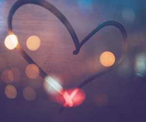 Psychologie: 5 Anzeichen, dass du mit Love Bombing manipuliert wirst