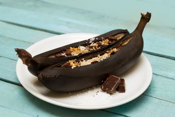 Banane bekommt durch den Grill ein tolles Aroma Banane bekommt durch den Grill ein tolles Aroma
