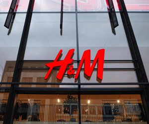 Bei diesen Ohrsteckern in Rosenform von H&M  würde Hermine Granger zugreifen