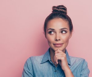 Isomatte, FKK & Co: Beliebte Abkürzungen, deren wahre Bedeutung kaum einer kennt