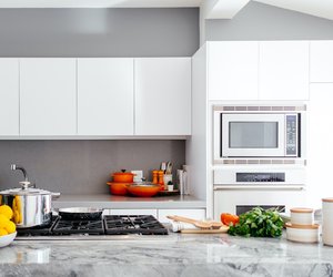 Küche aufräumen leicht gemacht – So bringst du Ordnung ins Chaos