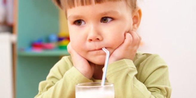 Erst im Schulalter lässt sich die Laktoseintoleranz sicher feststellen. Erst im Schulalter lässt sich die Laktoseintoleranz sicher feststellen.