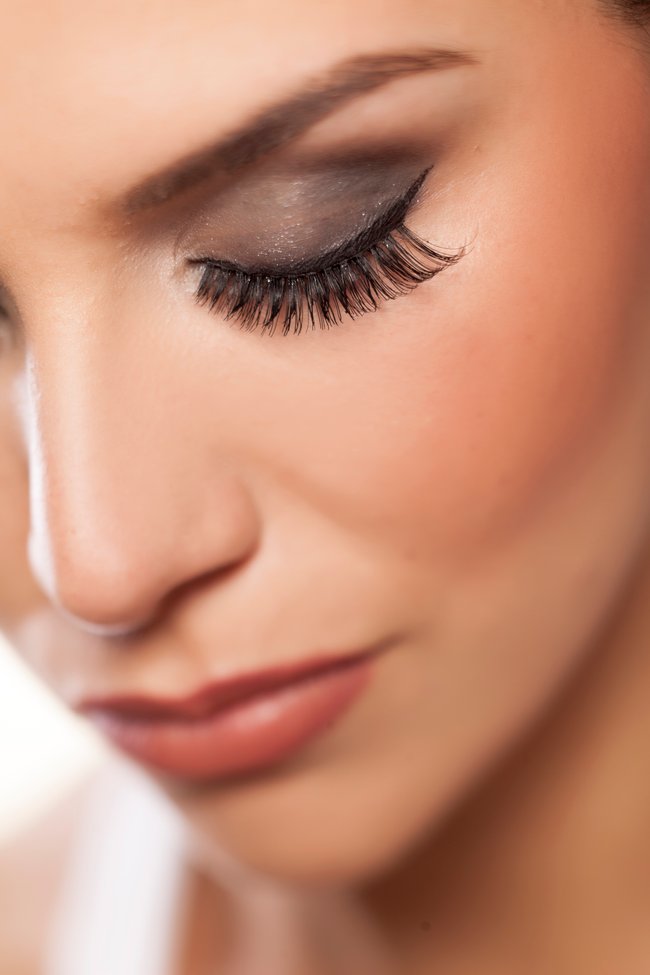 Wie Lange Halten Selbst Geklebte Wimpern Anleitung: Wimpern kleben in 5 Schritten